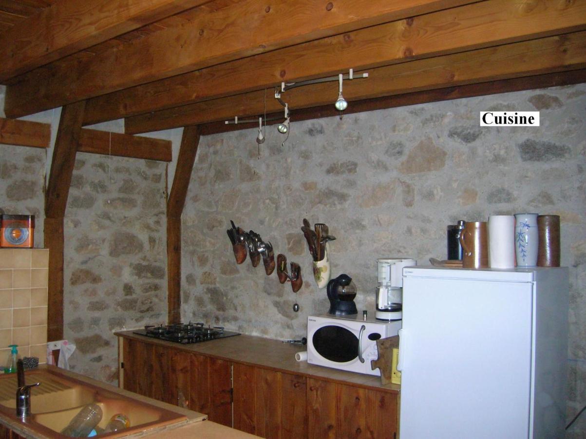 Gite De 15 Places En Chambre De 2, 4, 5 Personnes Saint-Exupéry-les-Roches Exteriér fotografie