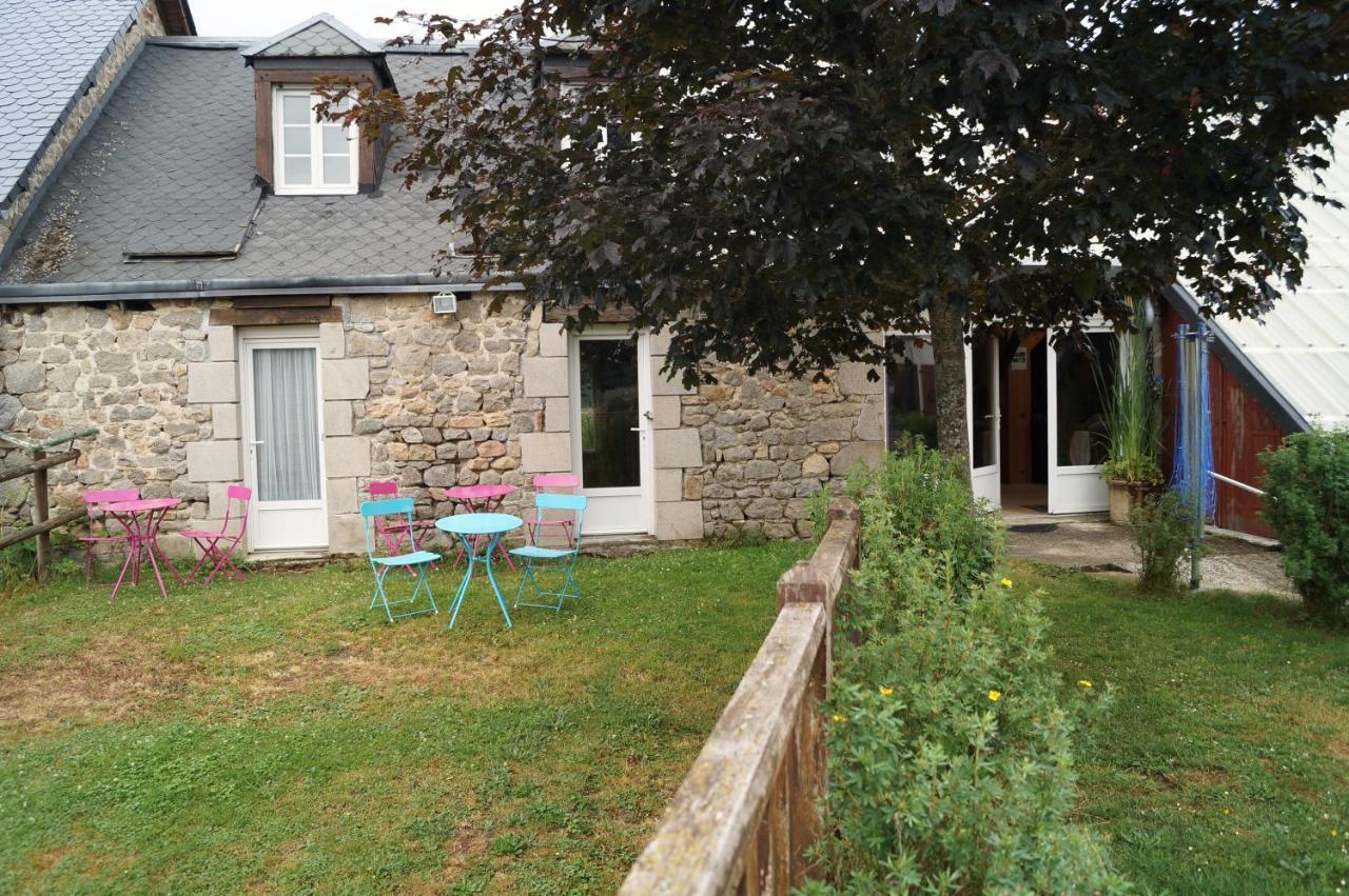Gite De 15 Places En Chambre De 2, 4, 5 Personnes Saint-Exupéry-les-Roches Exteriér fotografie